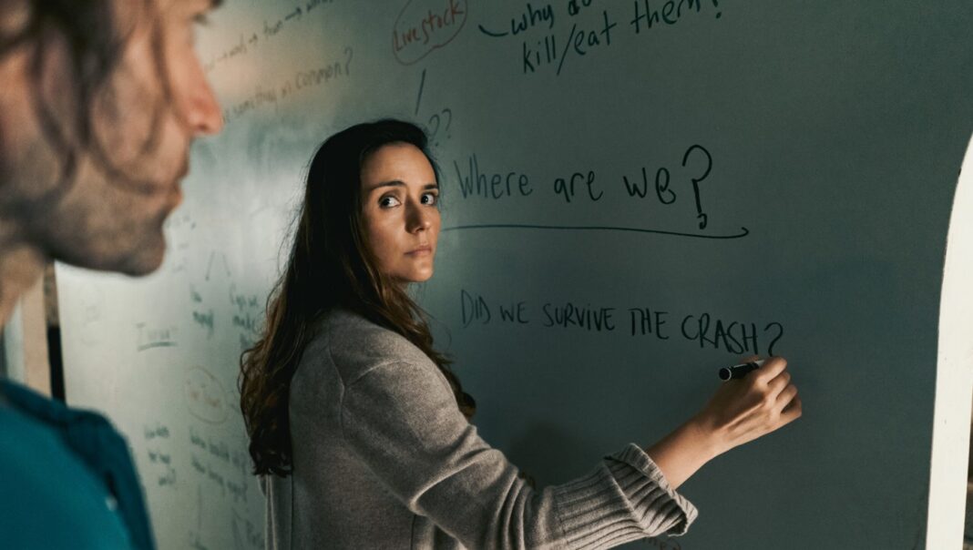 FROM Season 1 Episode 105: Silhouettes FROM Season 1 Episode 105: Silhouettes