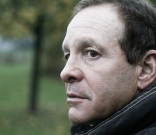 Steve Guttenberg heckle