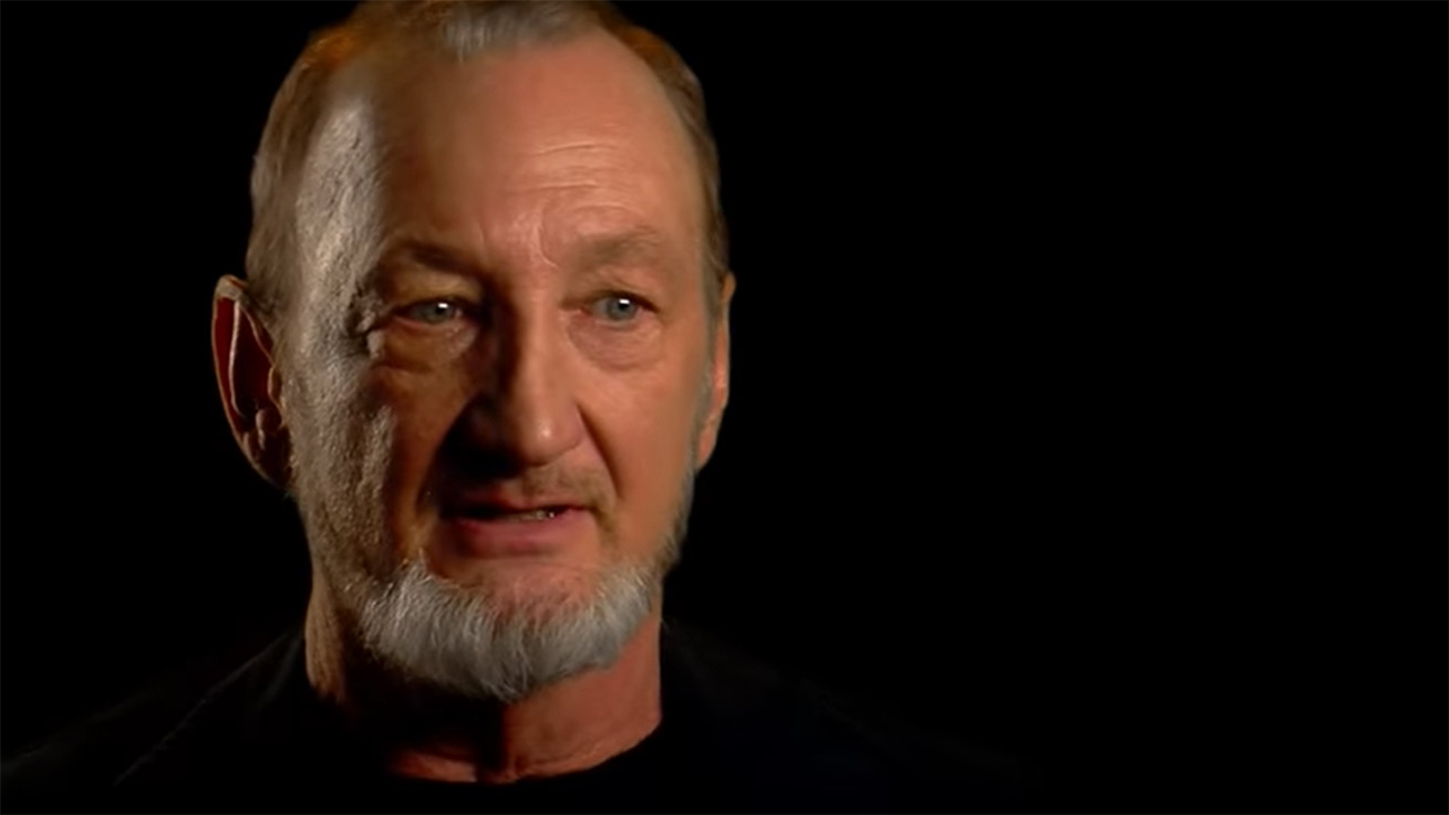 Robert Englund doing an interview in Never Sleep Again: The Elm Street Legacy