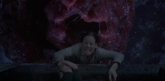 The Blob attacking a woman in the sewers in The Blob (1988)