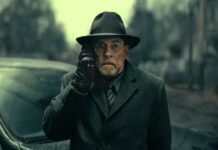 Mark Hamill as Arthur Pym on the phone in The Fall of the House of Usher