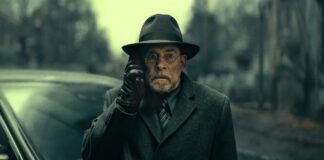 Mark Hamill as Arthur Pym on the phone in The Fall of the House of Usher