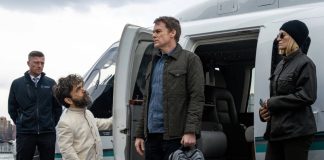 Dexter travels by private jet with the serial killer club