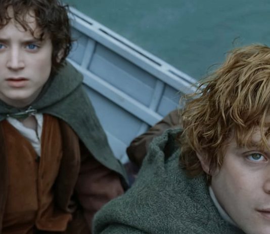 Frodo and Samwise in a boat in The Lord of the Rings: The Fellowship of the Ring