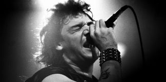‘Di’Anno: Iron Maiden’s Lost Singer’ Review: Paul Di’Anno’s Final Years Take Center Stage Paul Di’Anno signs on-stage in Iron Maiden’s Lost Singer