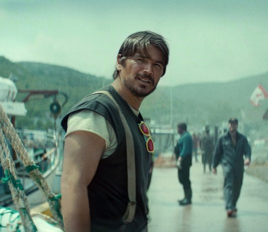 Josh Hartnett as Calvin Penny in Netflix's Below